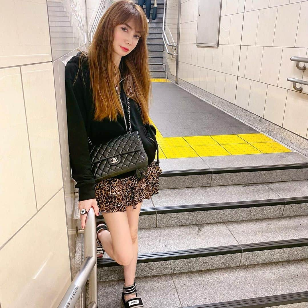 fashion dog loverさんのインスタグラム写真 - (fashion dog loverInstagram)「Rainy season☔️ #fashion#fashiongram #fashionista #fashionstyle #fashionblogger #ootd #ootdfashion #outfit #outfitoftheday #outfits #chromehearts #zara#chanel#ファッション#クロムハーツ #ザラ#ザラジョ #シャネル」6月24日 0時34分 - chihuahuanyan