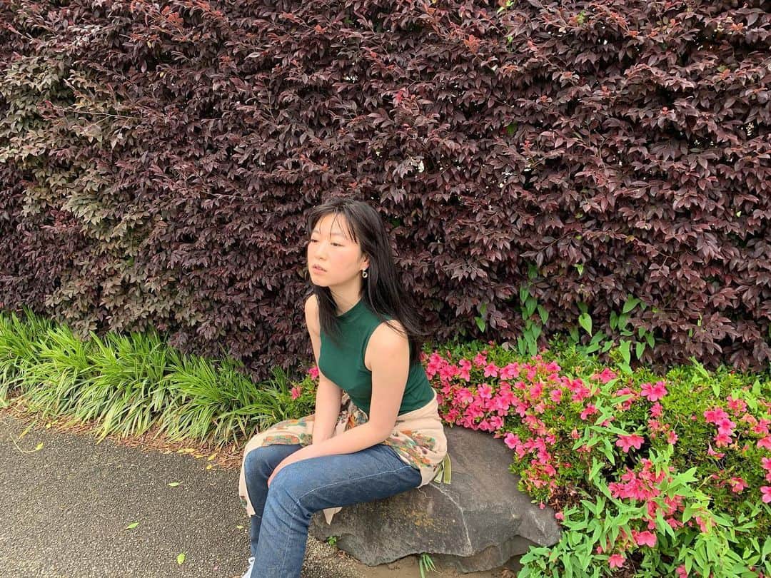 佐々木心音のインスタグラム：「親子ユニットCO906.で 新しくMVを作りました！ . 映像は2番から展開していきます。 音楽と共にほっこりしてもらえれば 嬉しいです。 . https://youtu.be/xdTEqJJqGzo #co906 #mv #musicvideo #withmymom #vocal #singer #myself #onthisimportantday #japanesesinger #actress #singersongwriter #kokonesasaki #ミュージックビデオ #親子ユニット #こころ #この大切な日に #撮影編集者私 #当たり前の幸せ #お母 #ピアノ #歌 #ボーカル #佐々木心音 #アートにエールを」
