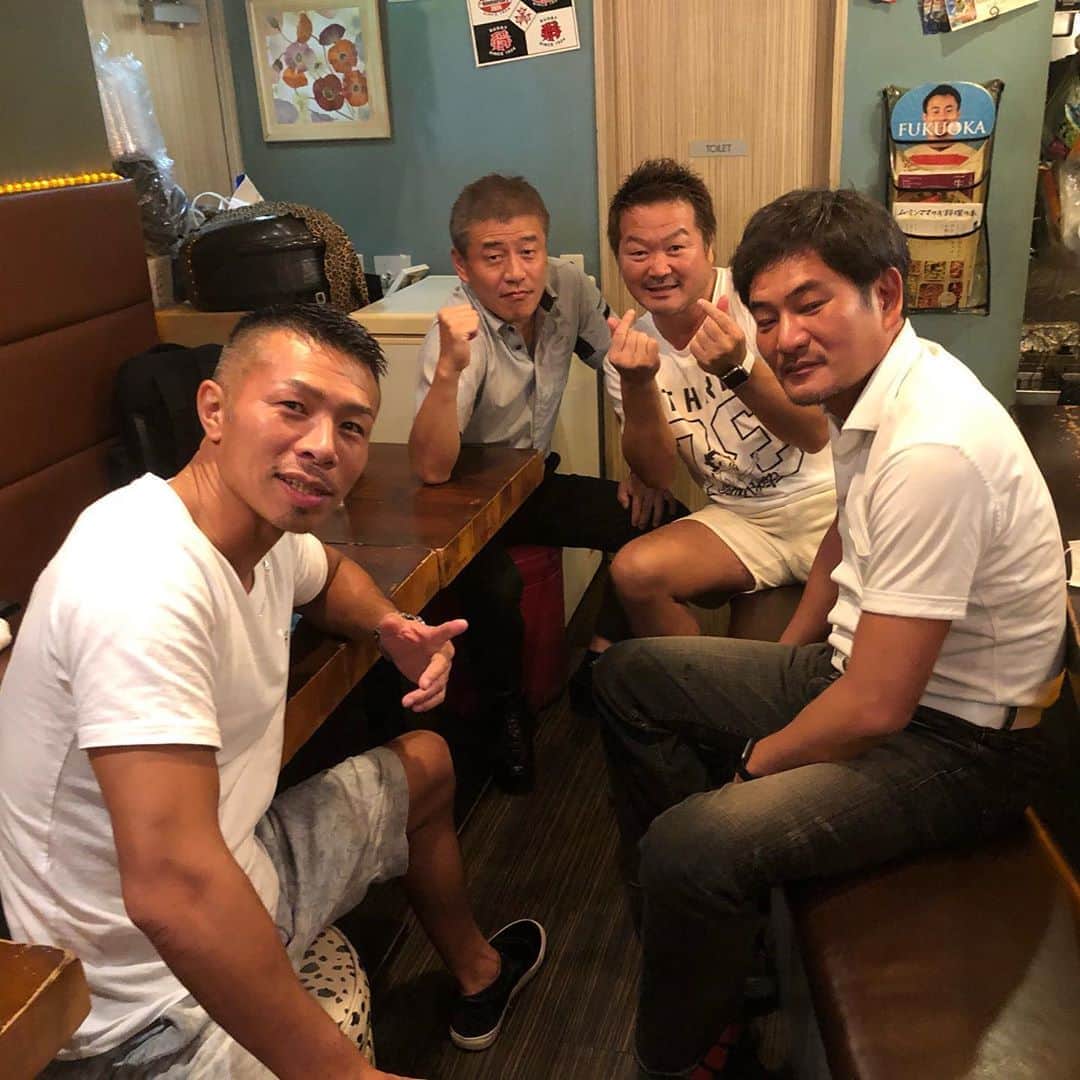 内山高志さんのインスタグラム写真 - (内山高志Instagram)「今日はボクシングプロデューサー達と打ち合わせ^_^  #ボクシング #大好き仲間」6月24日 0時57分 - takashikod