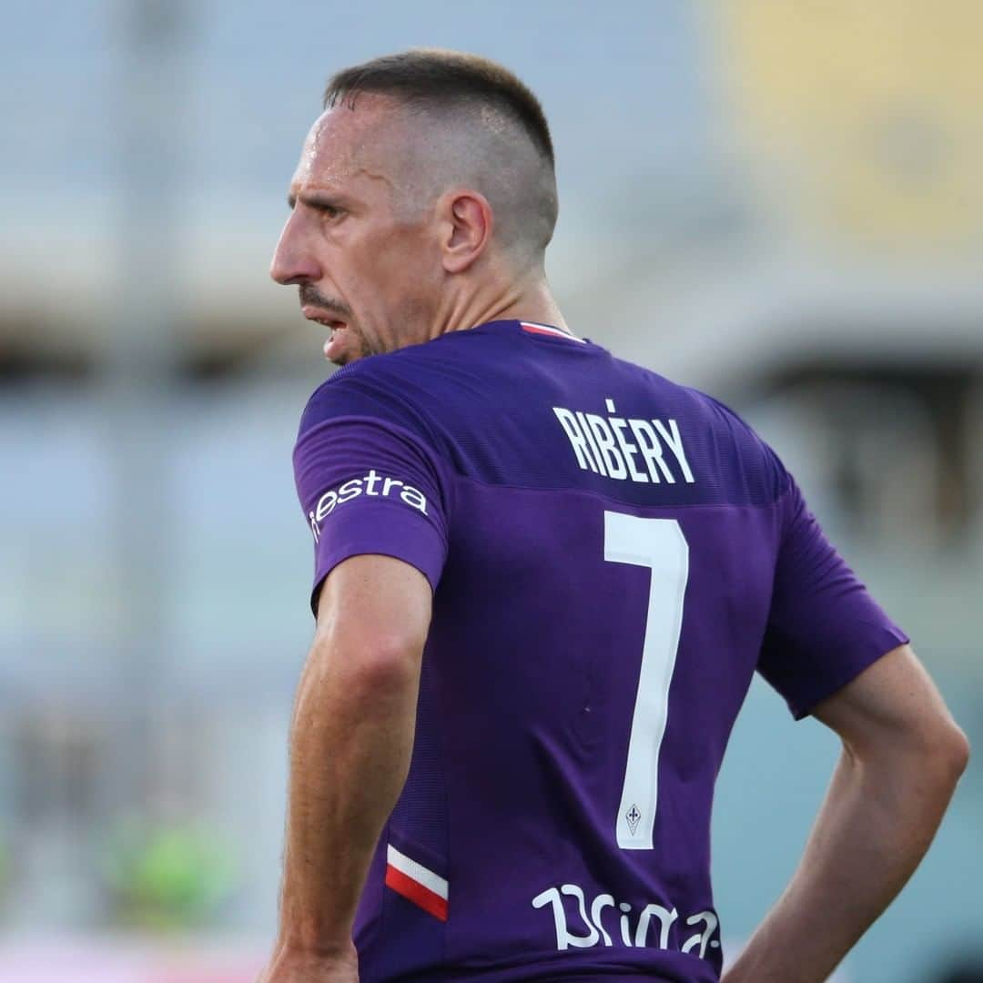 ACFフィオレンティーナさんのインスタグラム写真 - (ACFフィオレンティーナInstagram)「One emoji for the return of @franckribery7 👑👇 #ForzaViola 💜 #Fiorentina #ACFFiorentina #FiorentinaBrescia #FranckRibery #Ribery」6月24日 0時54分 - acffiorentina