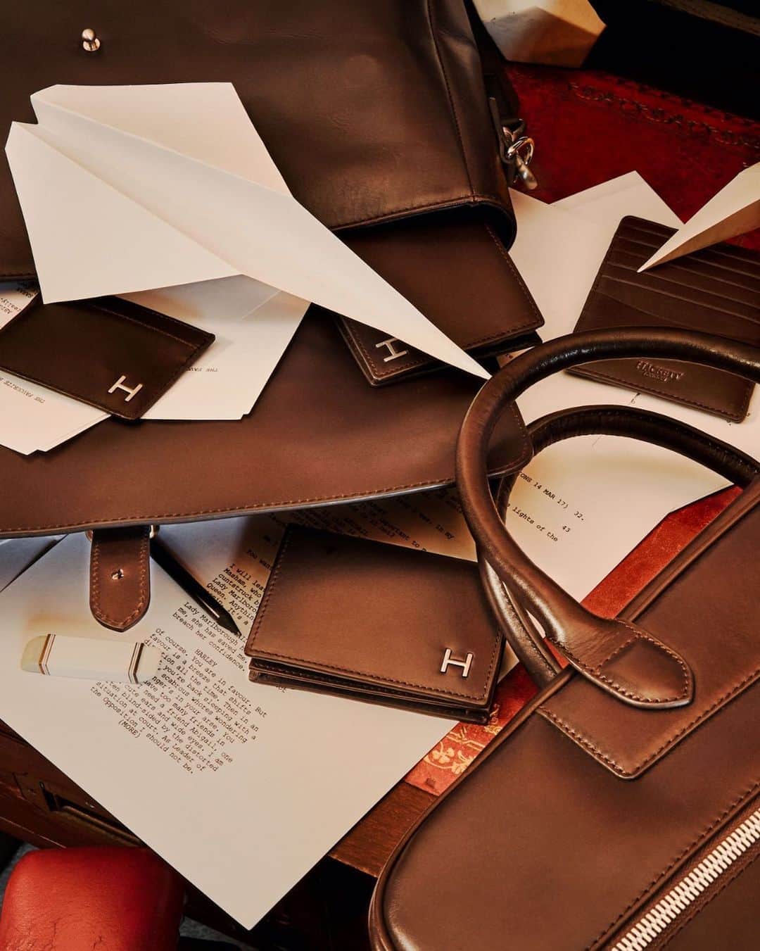 ハケットのインスタグラム：「A Gentleman always plans ahead. Check out our perfectly-made pieces that’ll go the extra mile. Whether you’re looking for a wallet, card holder, portfolio or briefcase, explore our leather accessories today. #STAYHackett」
