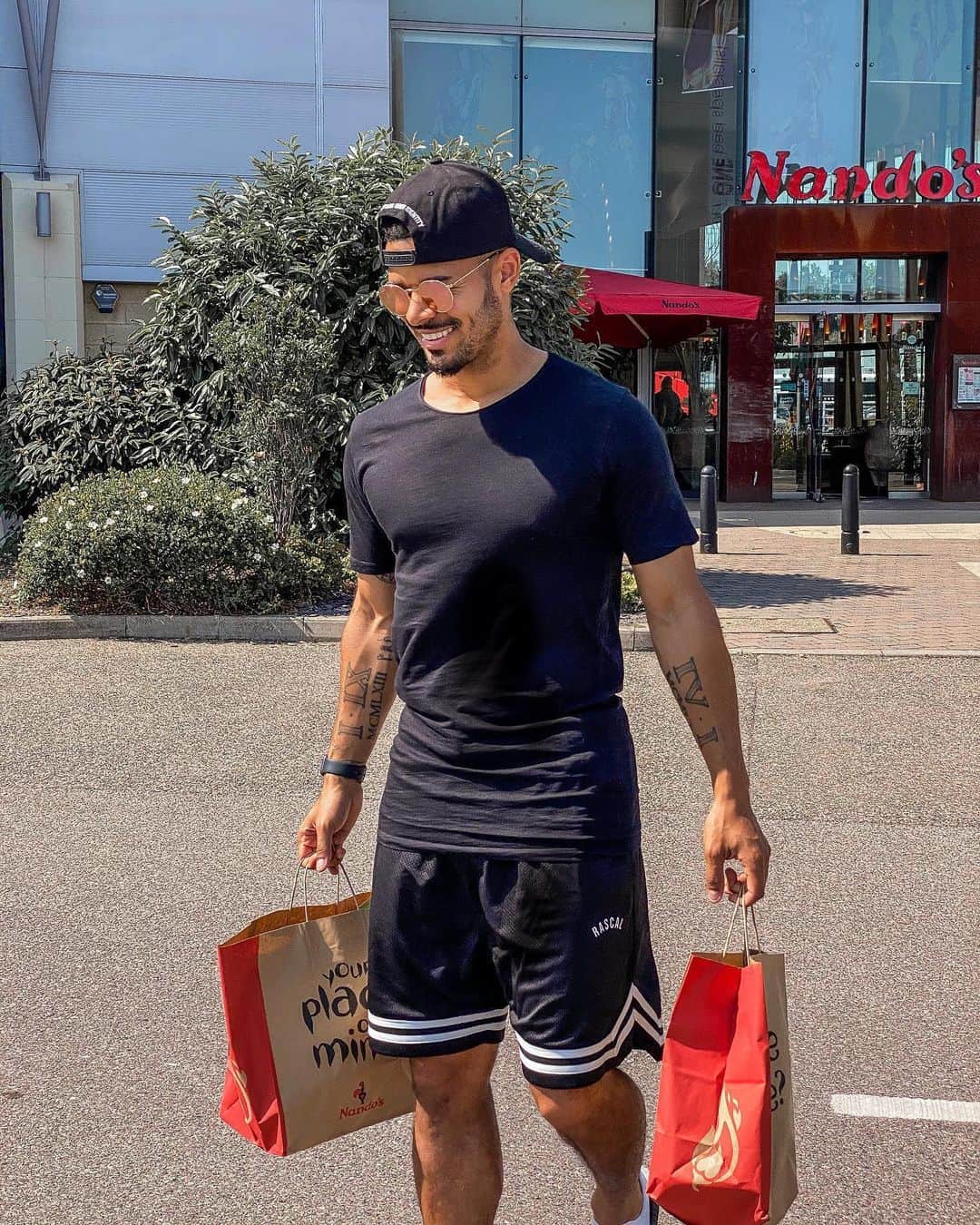 F2Freestylersのインスタグラム：「First trip to pick up Nando’s since lockdown! 😍😁 @rascal_clothing I definitely should have charged Nando’s for this 🤣 #NotAnAd #ShouldaBeenThough #NextTimeBlurringTheLogoOut #KnowThyWorth #IllLetYouOffThisTime 😂😂😂」