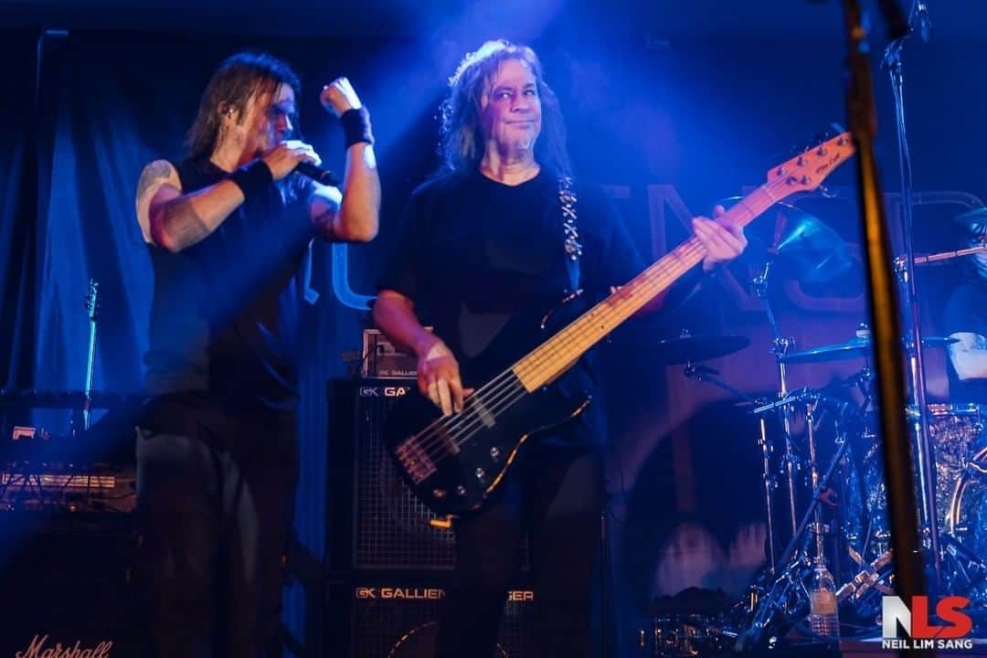 Queensrycheさんのインスタグラム写真 - (QueensrycheInstagram)「Here's Todd having some fun and messing with Eddie on stage at Clearwater Casino in Suquamish, WA (photo credit LIM SANG Photography) #queensryche #theverdicttour #clearwatercasino #suquamish #washington #toddlatorre #leadvocals #thevoice #tlt #eddiejackson #edbass #onetake #bestfriends #brothers #alwayshavingfun #rollingeyes🙄 #goodtimes #mikelullbass #pranks」6月24日 1時11分 - queensrycheofficial