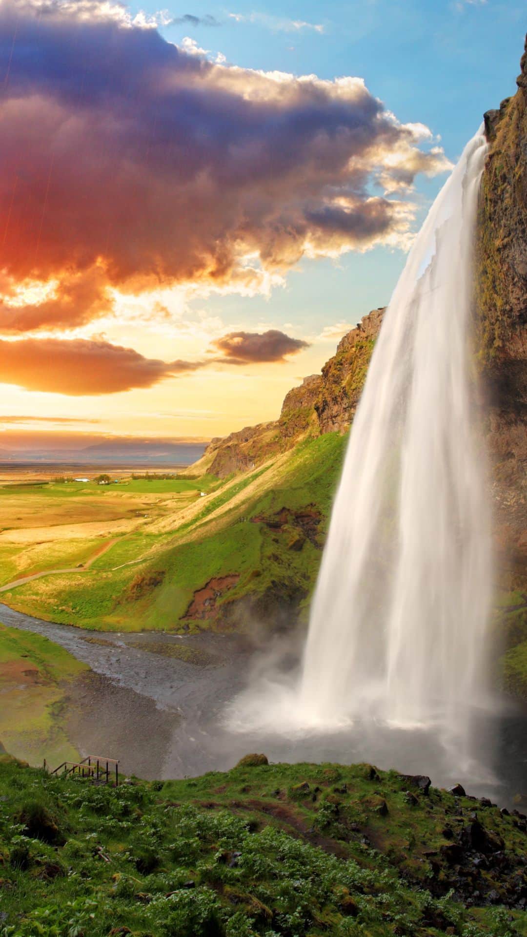 Lonely Planetのインスタグラム：「Seljalandsfoss waterfall is one of the only waterfalls in Iceland that you can actually walk behind.」