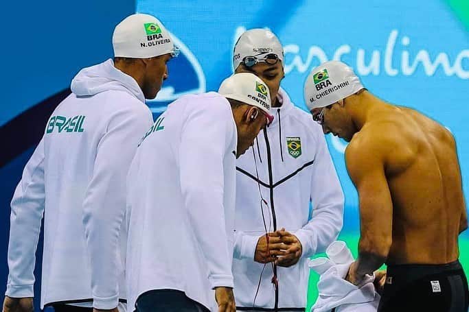 マテウス・サンタナのインスタグラム：「Feliz dia Olímpico!! Um prazer imenso ter representado o Brasil ao lado desses monstros no Rio! 2016 foi incrível, que venham os próximos Jogos!!!」