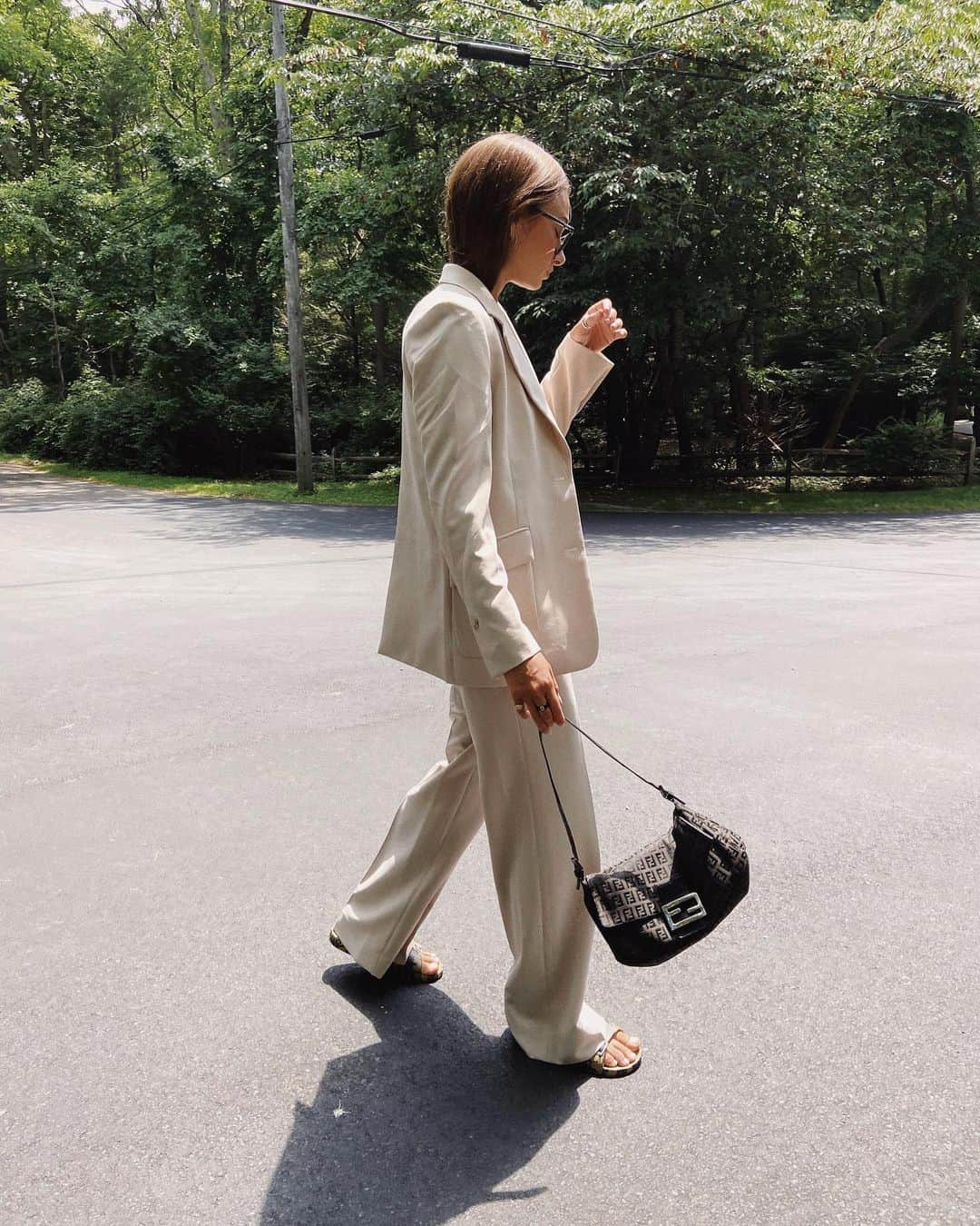 We Wore Whatさんのインスタグラム写真 - (We Wore WhatInstagram)「Summer suiting ✔️ [outfit transparency: suit - gifted, top - purchased, shoes - gifted, sunnies - purchased, bag - gifted]」6月24日 3時42分 - weworewhat