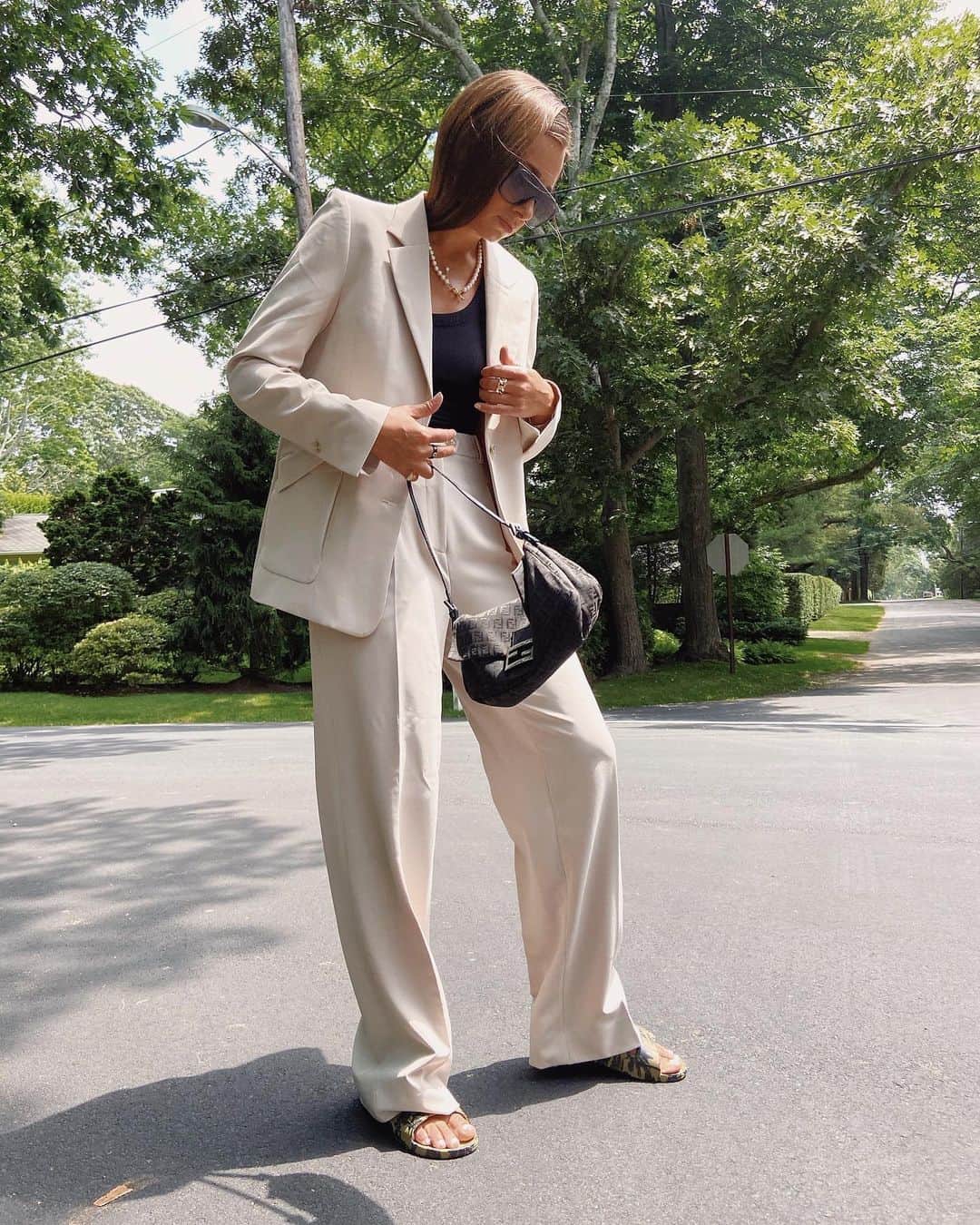 We Wore Whatさんのインスタグラム写真 - (We Wore WhatInstagram)「Summer suiting ✔️ [outfit transparency: suit - gifted, top - purchased, shoes - gifted, sunnies - purchased, bag - gifted]」6月24日 3時42分 - weworewhat