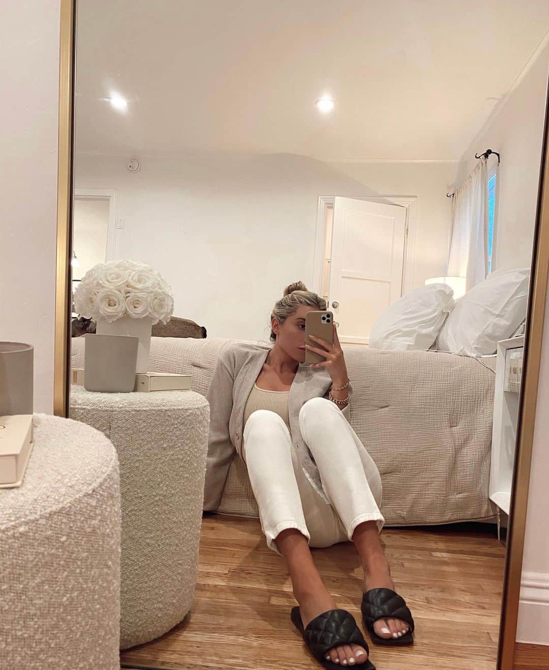 Lauren Elizabethのインスタグラム：「The jeans have come out of retirement 🙌🏻」