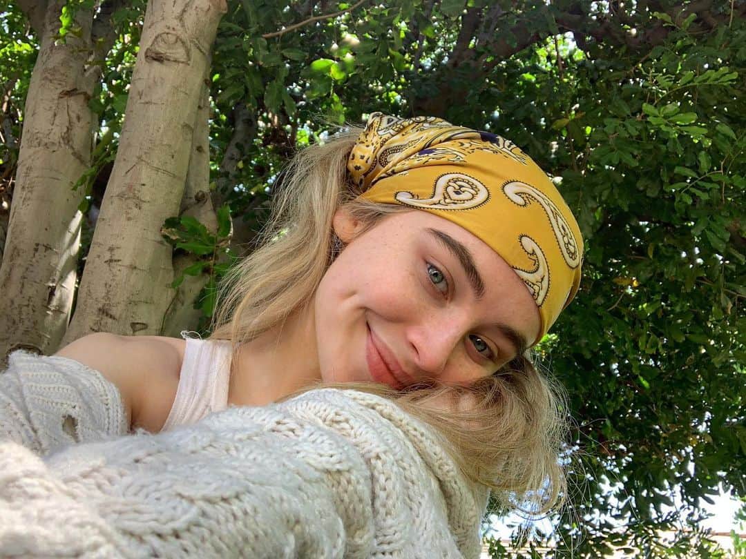 サブリナ・カーペンターのインスタグラム：「what can make me feel this way」