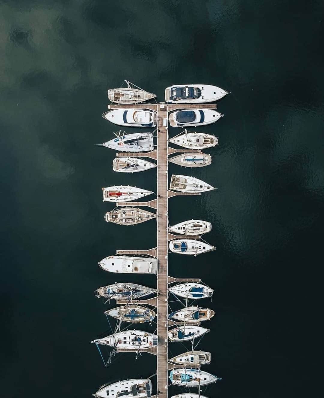 Instagramersさんのインスタグラム写真 - (InstagramersInstagram)「Lovely upper view of this quiet boats at the dock with this photo by @jessbreheret  at @igersfrance 😍📸🙌 #igersfrance #igers」6月24日 4時17分 - igers