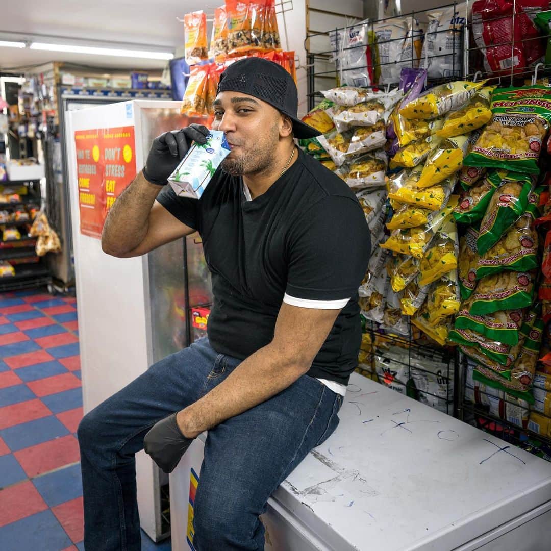 Vita Coco Coconut Waterのインスタグラム：「Here’s our friend Melquis, the beloved owner of G Market in the Bronx. He’s a hard-working, humble guy that, according to his customers, is usually found behind the counter whipping up fresh deli sandwiches. When we came in to take his picture, he was reluctant to leave the counter - but his customers and friends wanted to see him in the spotlight.  He told us the past few months have been tough on his store, but he is grateful for the locals that continue to show up. Help support Melquis and G Market by visiting the Vita Coco Insta Bodega (link in bio)! Photo credit: @jerometraveller」