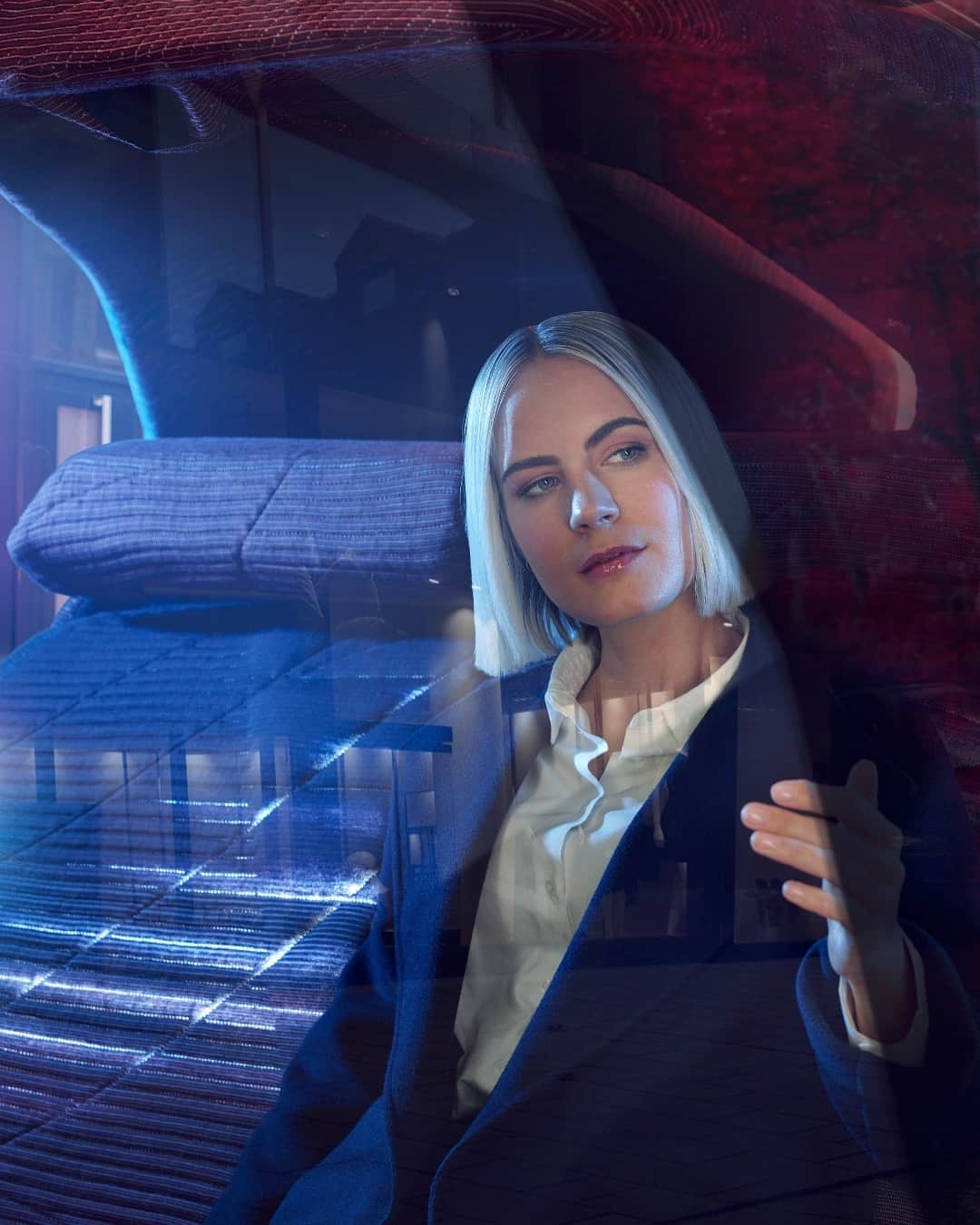 BMWのインスタグラム：「A glimpse into the future of autonomous driving: the BMW i Interaction EASE showcases a comfortable, and intelligent interior. It underscores the potential of intuitive, almost human-like interaction between passenger and vehicle.」