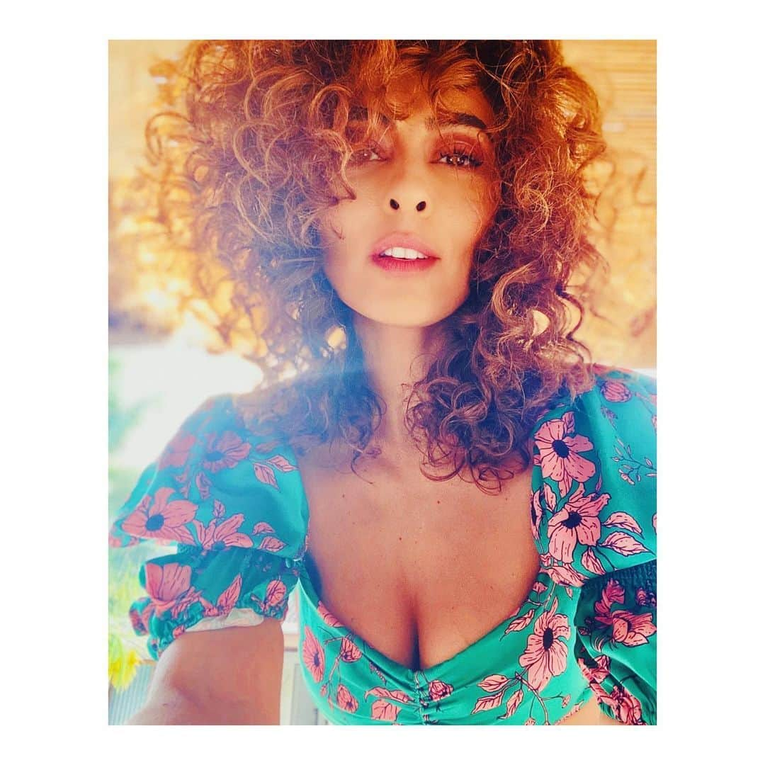 ジュリアナ・パエスさんのインスタグラム写真 - (ジュリアナ・パエスInstagram)「✨」6月24日 4時56分 - julianapaes