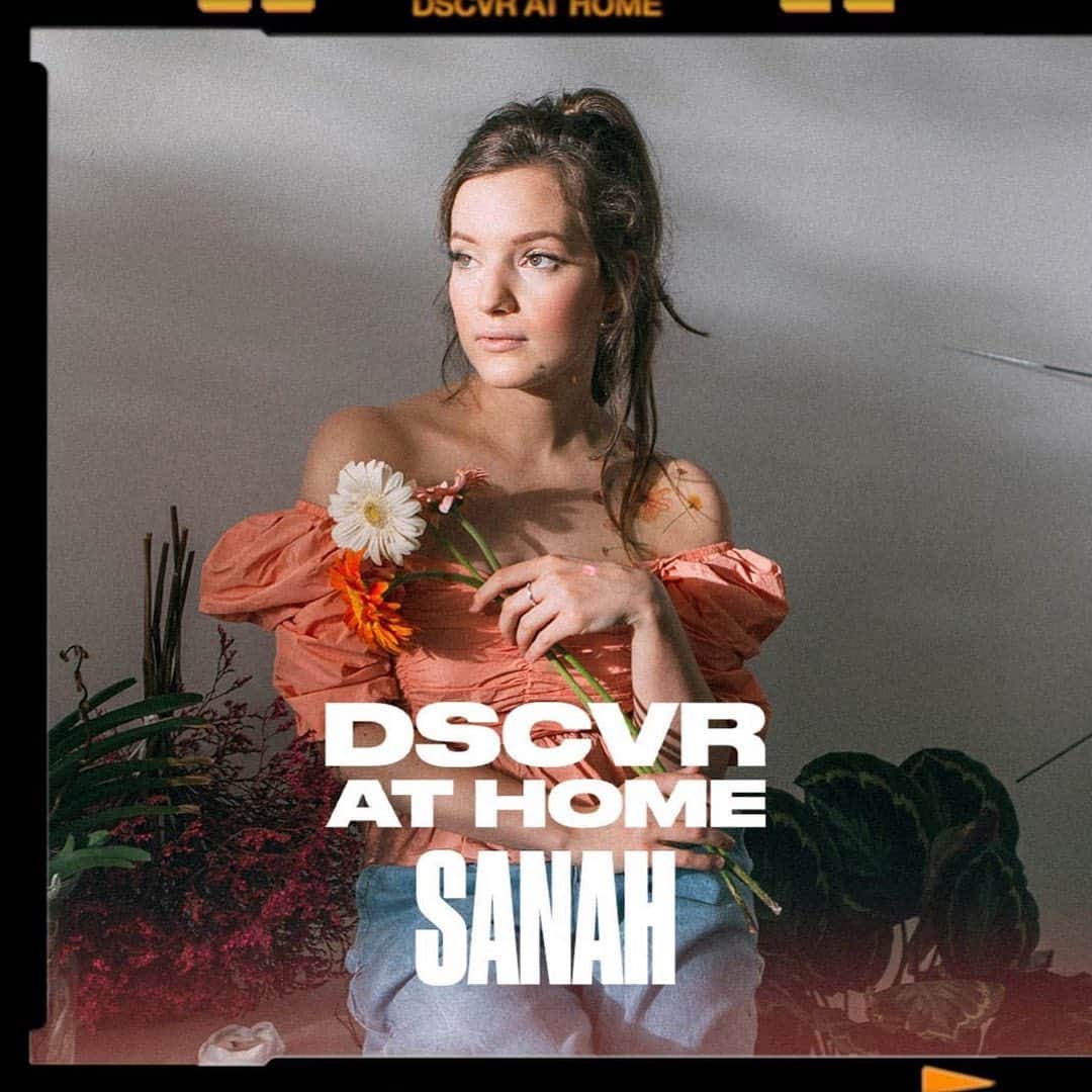 Vevoさんのインスタグラム写真 - (VevoInstagram)「Get ready to fall in love with a Polish singer-songwriter whose heartfelt lyrics and catchy melodies leave us wanting more ✨ Watch @sanahmusic's DSCVR at Home performances of “Invisible dress” & “Siebie zapytasz.” ⠀⠀⠀⠀⠀⠀⠀⠀⠀ ▶️[Link in bio] #Sanah」6月24日 5時06分 - vevo