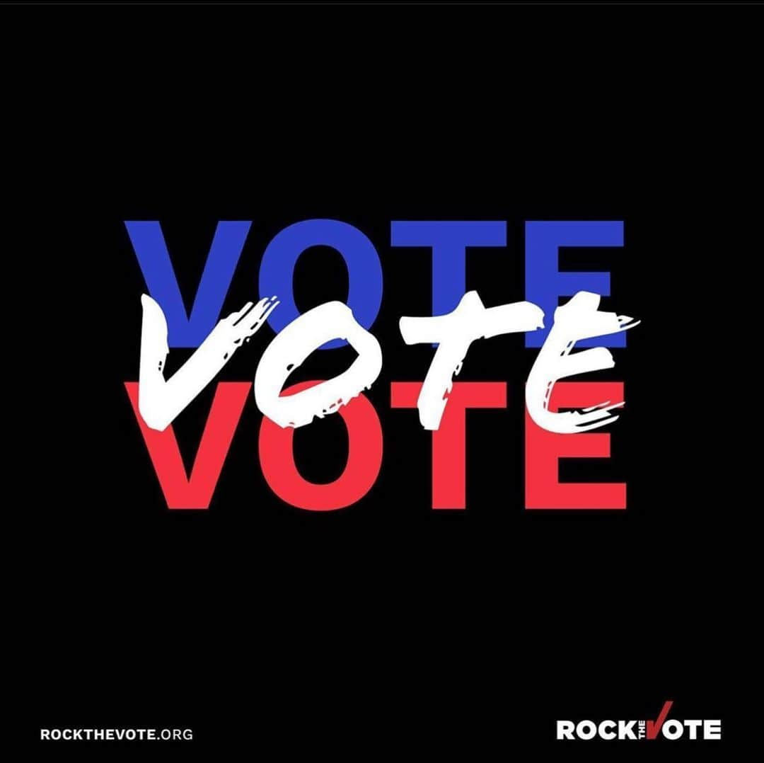 ジェイソン・ルイスのインスタグラム：「If you’re in New York, Kentucky or Virginia, get out and (with a mask, of course 😉) #vote today!  Mitch McConnell has allowed the bill restoring the Voting Rights Act to SIT on his desk and collect dust as a means to suppress votes, all the while assuring himself that he can control the board moving forward.  #Kentucky cut its number of polling places from 3,700 to 200 for its primary, but even amidst adversity and CLEAR voter suppression, your voice still counts and we can make a huge effort toward restoring our faith in a system that WE can help create 🇺🇸 #votersuppression #votingrights #primaries 🗳」