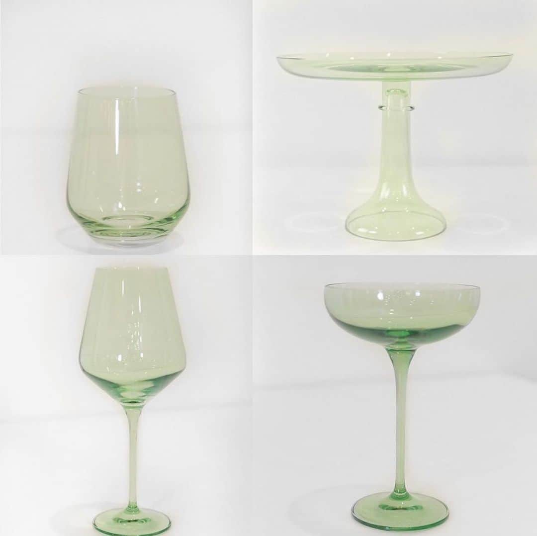 グラフ&ランツのインスタグラム：「Summer glassware we need to get our hands on, via @estellecoloredglass」