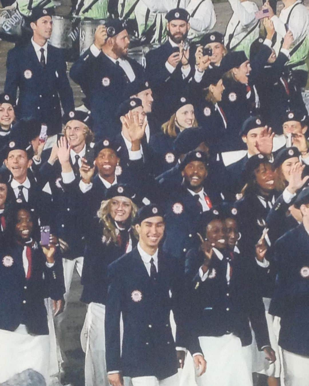 ケイティ・レデッキーさんのインスタグラム写真 - (ケイティ・レデッキーInstagram)「Time for an #OlympicParalympicDay challenge! Name the swimmers and as many athletes as you can from this London 2012 Opening Ceremony photo! Name/tag them below ⬇️」6月24日 6時28分 - katieledecky