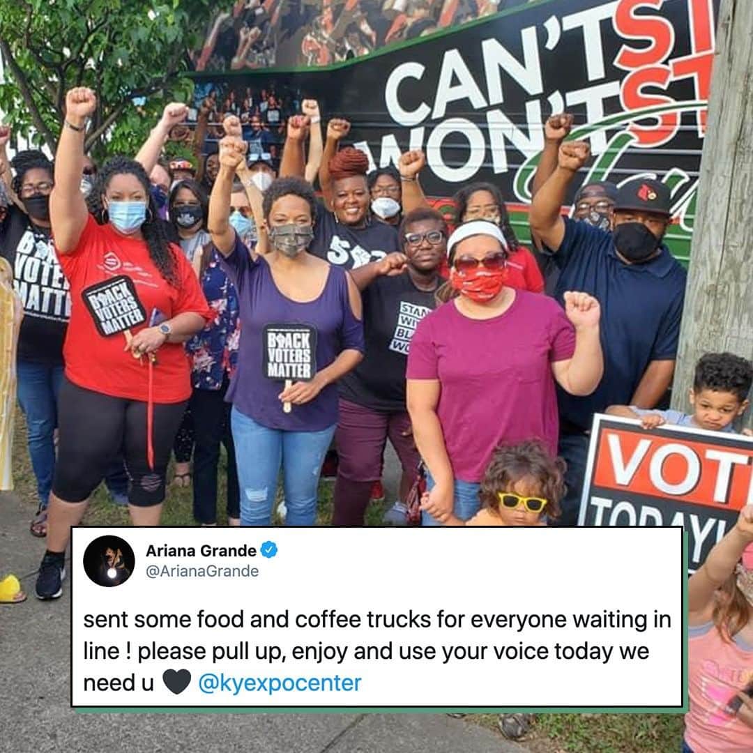 E! Onlineさんのインスタグラム写真 - (E! OnlineInstagram)「Now she's so amazing: Ariana Grande sent food and coffee trucks to voters exercising their right today. 📍Louisville, Kentucky. (📷: @blackvotersmtr/@arianagrande)」6月24日 6時45分 - enews