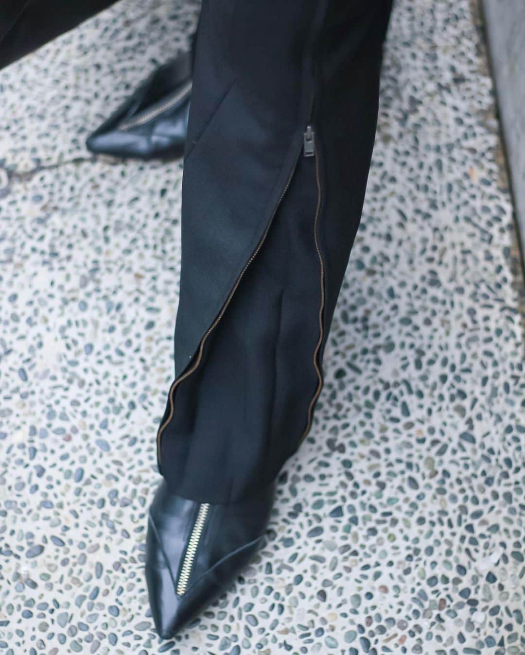 Fashionsnap.comさんのインスタグラム写真 - (Fashionsnap.comInstagram)「【#スナップ_fs】 Name：Nao Jacket #JOHNLAWRENCESULLIVAN Pants #CHRISTIANDADA Bag #MM6MaisonMargiela Shoes #TOGA Bracelet #TOGA Belt #TOGA  #fashionsnap #fashionsnap_women」6月24日 18時08分 - fashionsnapcom