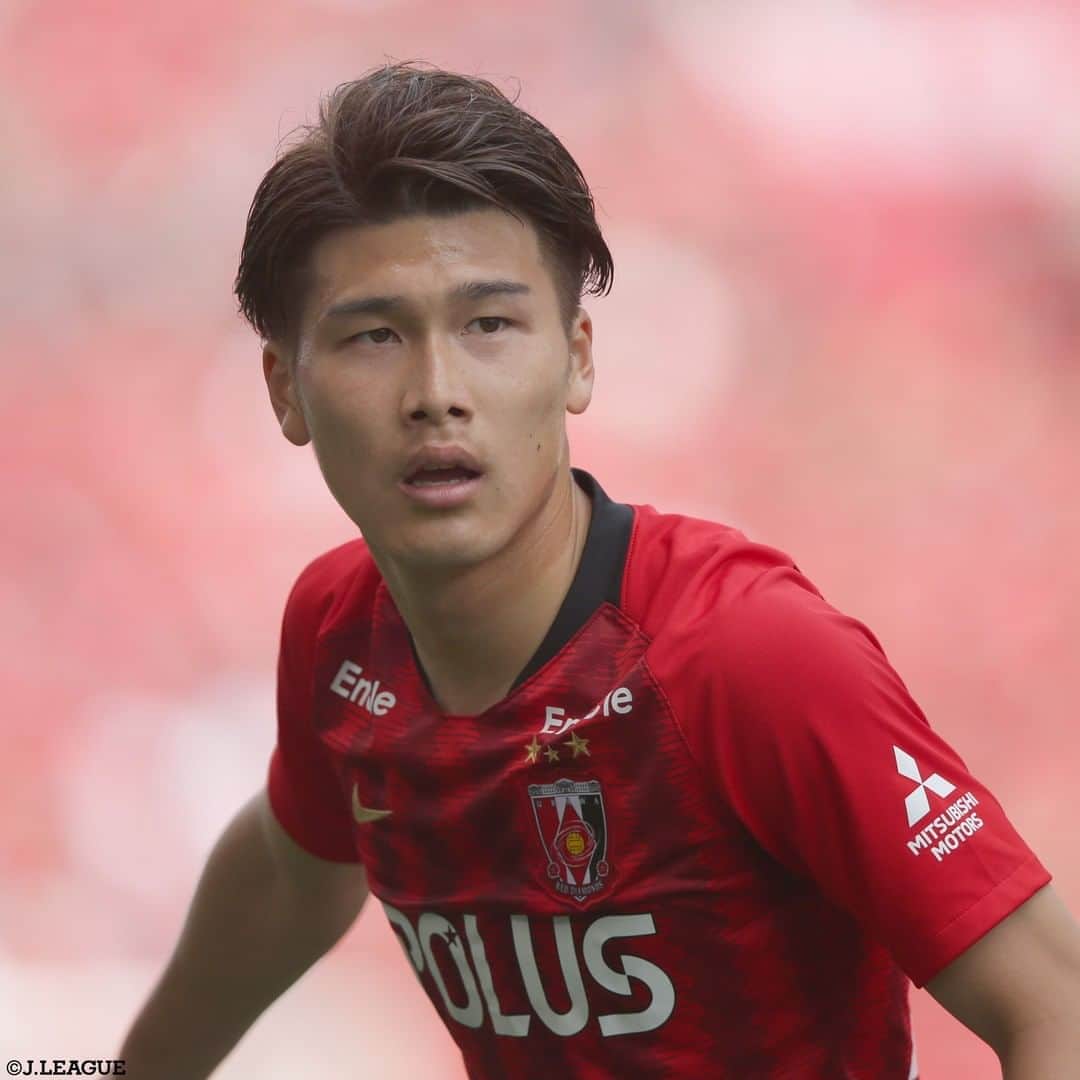 のインスタグラム：「待ちきれない‼️‼️﻿ ﻿ 注目の第２節は﻿ この選手たちに注目👀❗️﻿ ﻿ ﻿ 🏆 明治安田生命Ｊ１リーグ　第２節﻿ 🆚 #浦和レッズ vs #横浜Fマリノス﻿ 📅 7月4日(土)﻿ 🕖 19:00 KO﻿ 🏟 埼玉スタジアム﻿ ﻿ あなたはどちらが勝つと思いますか❓👀💡﻿ コメント欄にて教えてください😆﻿ ﻿ 浦和レッズが勝つと思う人は👉 ♦️﻿ ﻿ 横浜Fマリノスが勝つと思う人は👉🇫🇷﻿ ﻿ ﻿ 試合は @dazn_jpn で観戦しよう👀 ﻿ ﻿ ﻿ #Ｊリーグ﻿ #jleage﻿ #2020の主役は誰だ﻿ ﻿ #橋岡大樹 #♦️﻿ #仲川輝人 #🇫🇷﻿ #リモートマッチ﻿ #かっこいい #cool﻿ #再開 #ワクワク #ドキドキ﻿ #楽しい #待ちきれない﻿ #サッカー #soccer #football #⚽️﻿ #コメント #コメントください ﻿ #コメント大歓迎 #📝」