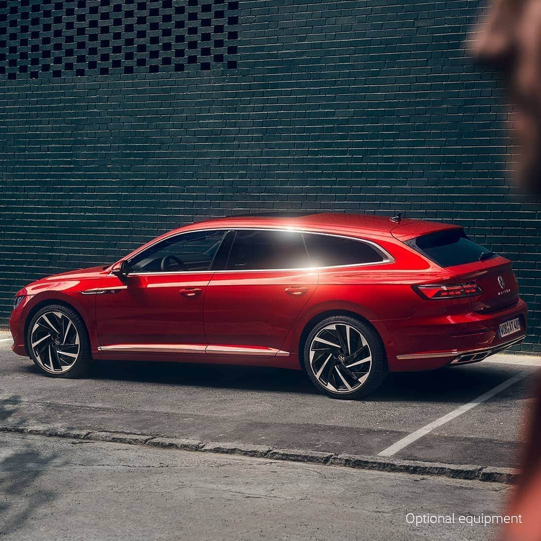 フォルクスワーゲンさんのインスタグラム写真 - (フォルクスワーゲンInstagram)「Beauty you don´t get used to. Get to know the all-new Arteon Shooting Brake. Beyond beauty. #beyondbeauty #vwarteonshootingbrake #vwarteon #volkswagen #vw」6月24日 18時00分 - volkswagen