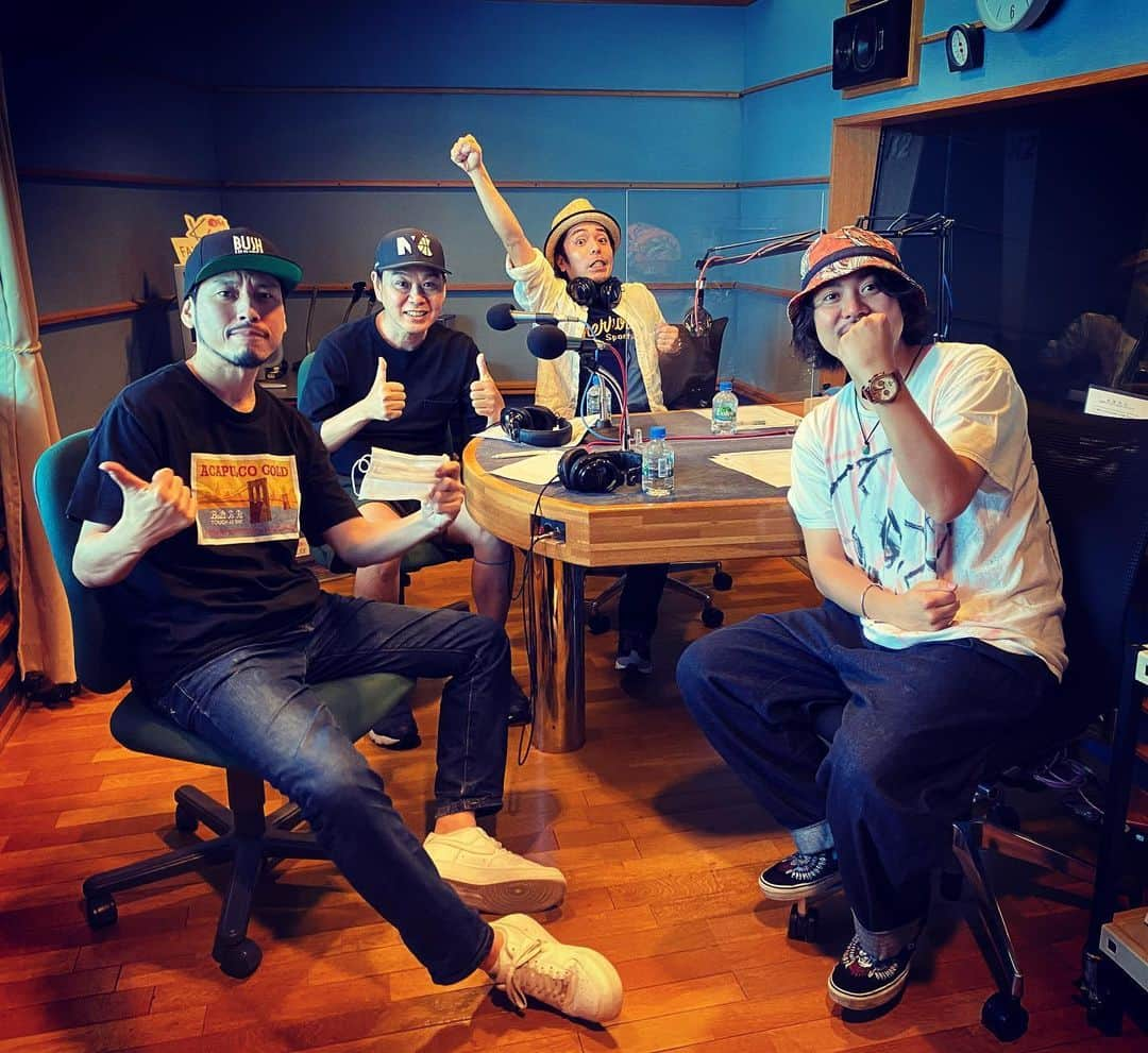 RYO the SKYWALKERさんのインスタグラム写真 - (RYO the SKYWALKERInstagram)「Kiss FMにて「Kiss BASKETBALL FREAKS」収録！📻 サーカスフォーカスとのコラボ曲「エナジーソング」が生まれるキッカケの番組👍  この回の放送は今週金曜日、その曲のジャスト配信日でもあります！🎊 リリックビデオはすでにYouTubeに出てるのでチェックよろしくお願いします！🔥 #KissFM #サーカスフォーカス #ryothe #エナジーソング」6月24日 16時39分 - rsw