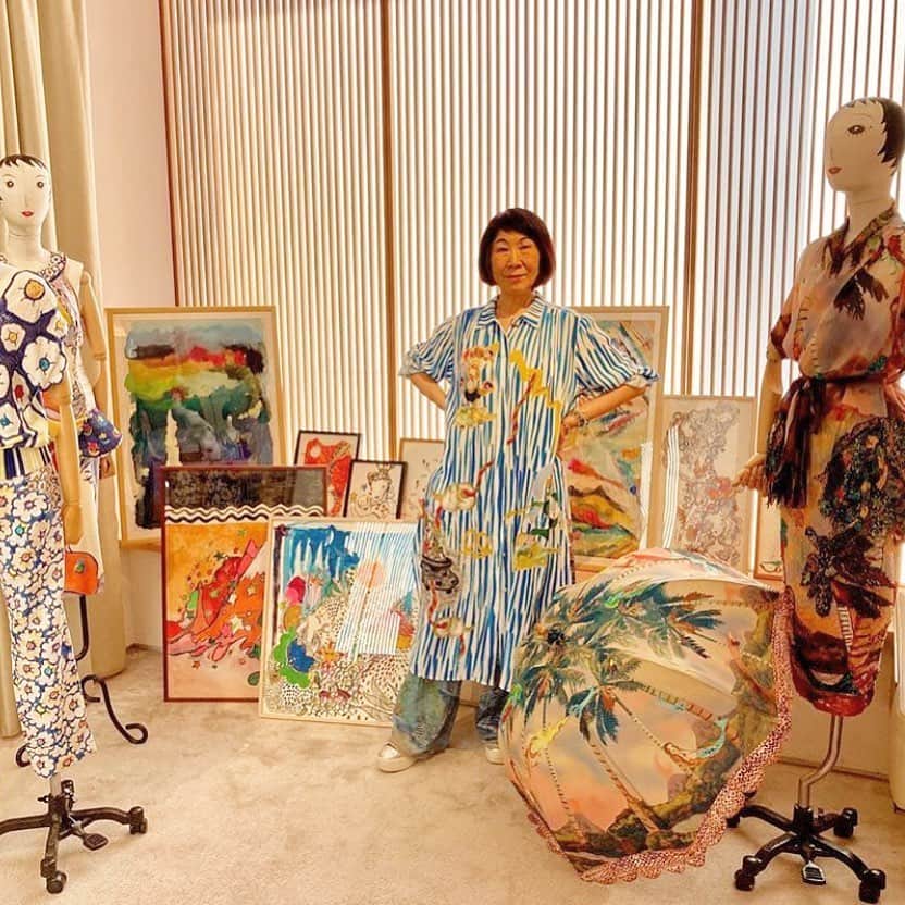 のインスタグラム：「The first pop-up shop is being held at Isetan Salone. There are original drawings and archives.  There is also a customized one on the first floor.#tsumorichisatoツモリチサト#isetansalone #popupshop 初めての、ポップアップショップ六本木ミッドタウン伊勢丹サローネで、やっております。」