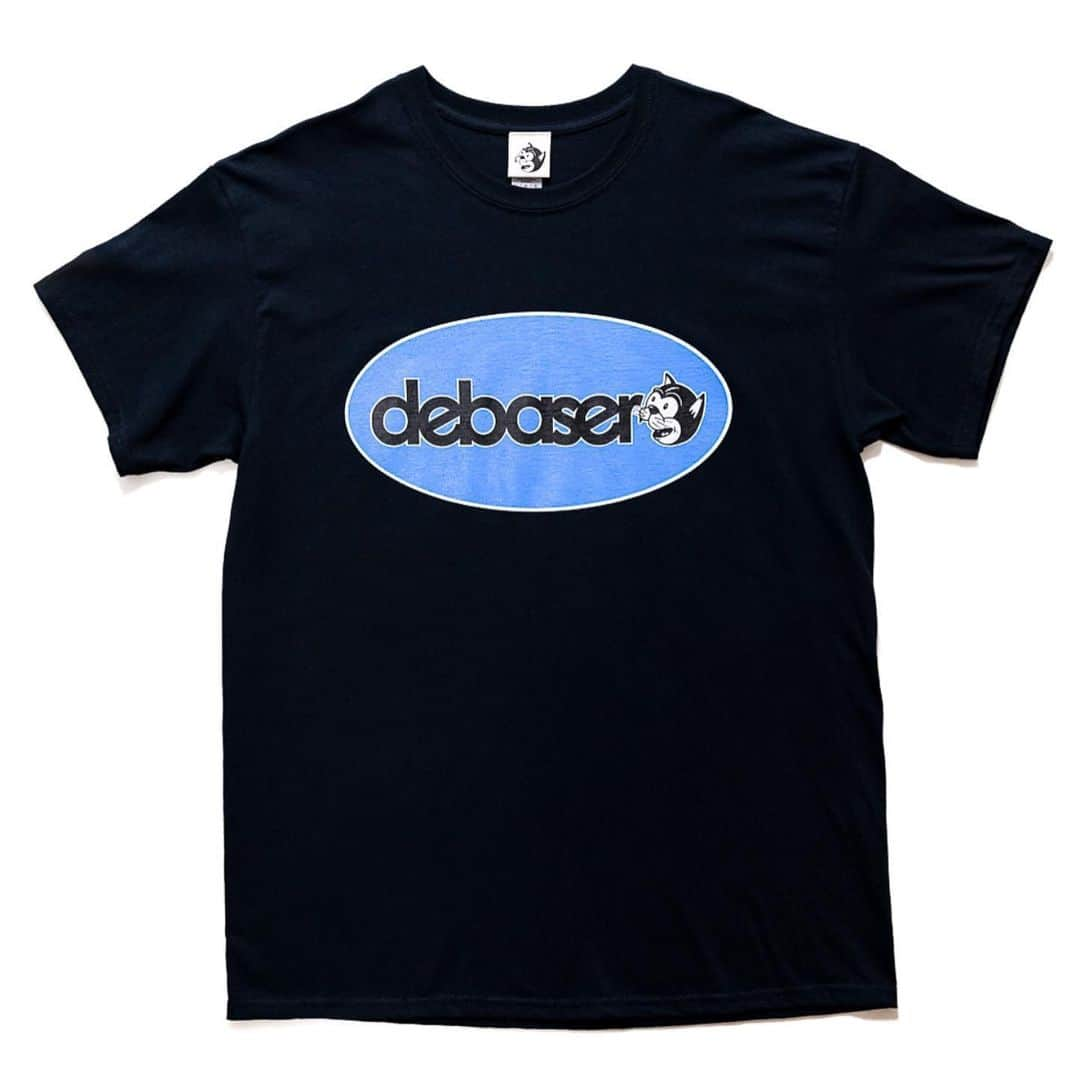 吉木諒祐さんのインスタグラム写真 - (吉木諒祐Instagram)「7/1に『debaser( @debaser_store )』という音楽Tシャツ（新品〜ヴィンテージ、オリジナルアイテム）などをセレクト・販売するウェブストアを友人（あえて友人と呼ばせてください笑）のフォトグラファーの古溪一道氏(@k_kokei )とレコード制作をしている石橋はじめ氏の２人を誘ってオープンします。 思えば昔からバンドTが好きで、よくツアーなどで地方に行った際も古着屋を回りバンドTを掘ったりして集めていました。 お店を始めようって思ったのは本当になんとなくで、今思うとバンドとは違うところで気の合う仲間達と自分達の遊び場が欲しかったからかもしれません。 これからこの遊び場で自分達の楽しみのために何かを作ったり、発信したりしていこうと思うので、それがあなたの楽しみにもなったら凄く嬉しいです。  石橋氏のブログも公開になりましたので、よかったら読んでください。 リンクが貼れないのでプロフィールに貼っておきます。  オープン記念にオリジナルロゴのTシャツも作りました！ これも7/1から販売予定なので良かったら買ってください。  最後に、このdebaserのロゴを描いてくれた、友人でもあり僕がとても尊敬しているミュージシャンでもあるMETZの @hayden_menzies に最大限の感謝を。 本当にありがとう！Hayden！ オープン遅くなっちゃってごめんね笑  As of 1st July, I and my two pals are going to launch new online store called “debaser( @debaser_store )” that carry vintage band / artist merch and original products.  We aim to create what we derive great pleasure and offer valuable information. We couldn’t be happier if we can share joy and delight with you here, at the store.  Finally, I’d like to express my special thanks to one of the great musicians who I admire, @hayden_menzies from METZ for designing of the shop logo. I really appreciate your help, Hayden! and would like to say sorry it took a little to start the shop :)」6月24日 17時00分 - yhoshuah