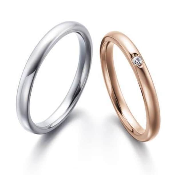 婚約・結婚指輪のI-PRIMO（アイプリモ）公式アカウントさんのインスタグラム写真 - (婚約・結婚指輪のI-PRIMO（アイプリモ）公式アカウントInstagram)「これからもずっと左手薬指に身につけるマリッジリング。だからこそ、自分たちらしさを大切にしたいもの。そんなおふたりにぴったりのデザインが「オリジンビリーフ」です。  全64通りから選べる豊かなバリエーション。ダイヤモンドを留めた両サイドに光を生かす独自のセッティングを施すことで、さまざまな方向からの光をあつめ、メレダイヤはいっそうの輝きを放つ。  リングの内側に丸みをもたせて仕上げる内工丸仕上げを施すことで、指どおりは極めてなめらか。まるで指に溶け込むスキンジュエリーのよう。選び抜かれた究極のシンプルは、手元でヘルシーに輝き続けます。  結婚指輪：オリジンビリーフ #アイプリモ_オリジンビリーフ  プロフィールのリンクからHPをご覧いただけます。﻿ →@iprimo_official  #iprimo #アイプリモ #全国のプレ花嫁さんと繋がりたい #結婚準備 #marry花嫁 #卒花 #プレ花嫁さんと繋がりたい #結婚指輪 #プロポーズ #婚約指輪 #ダイヤモンド #新婚 #花嫁準備 #マリッジリング #エンゲージリング #2020夏婚 #大人婚 #令和婚 #2020秋婚 #2020冬婚 #marriagering #新婚生活 #結婚指輪探し #ブライダルジュエリー #指輪探し #エタニティリング #婚約指輪探し #結婚指輪選び #プレ花嫁2020」6月24日 17時00分 - iprimo_official
