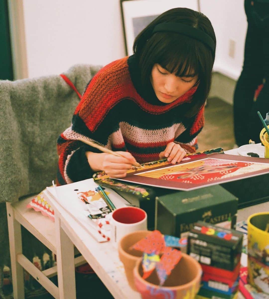 松本妃代のインスタグラム：「. 新しい色々描いたり 完成が楽しみな作品があったり。 早くみせたいな、お楽しみにです🦦 . . 📷(@naohiro_matsumoto )」