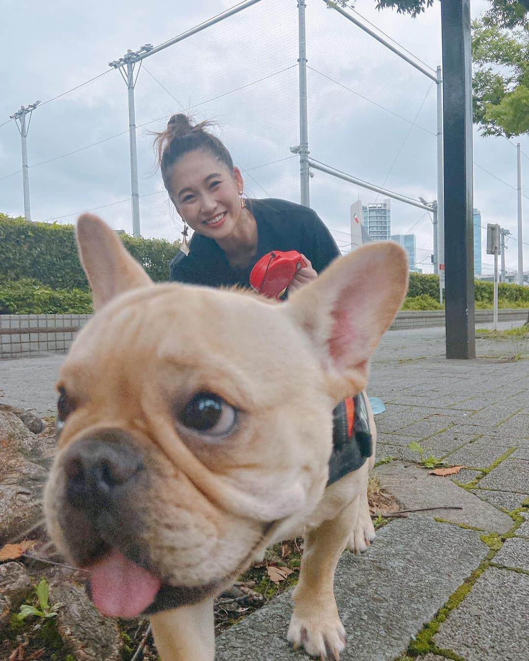 谷川りさこさんのインスタグラム写真 - (谷川りさこInstagram)「@ginger_magazine  の撮影の一コマ！ 可愛いぼんちゃんと 撮影！ 次号もお楽しみに^_^ #fashionmagazine  #dog#dogstagram #shooting #着回しコーデ  #happy」6月24日 17時11分 - risakoko