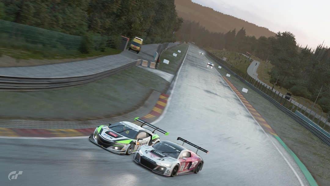 ルーカス・オルドネスさんのインスタグラム写真 - (ルーカス・オルドネスInstagram)「Beautiful & clean battle with #FIAGTC ace @tidgney at Nations Cup | Spa | Wet. This guys are fast! Full race in my stories. @thegranturismo  Bonita lucha contra todo un crack de #FIAGTC @tidgney en la Nations Cup de anoche. Spa en ☔️ vaya combo! Carrera entera en YouTube - link en mis stories. #GTSport」6月24日 17時16分 - lucasordonez