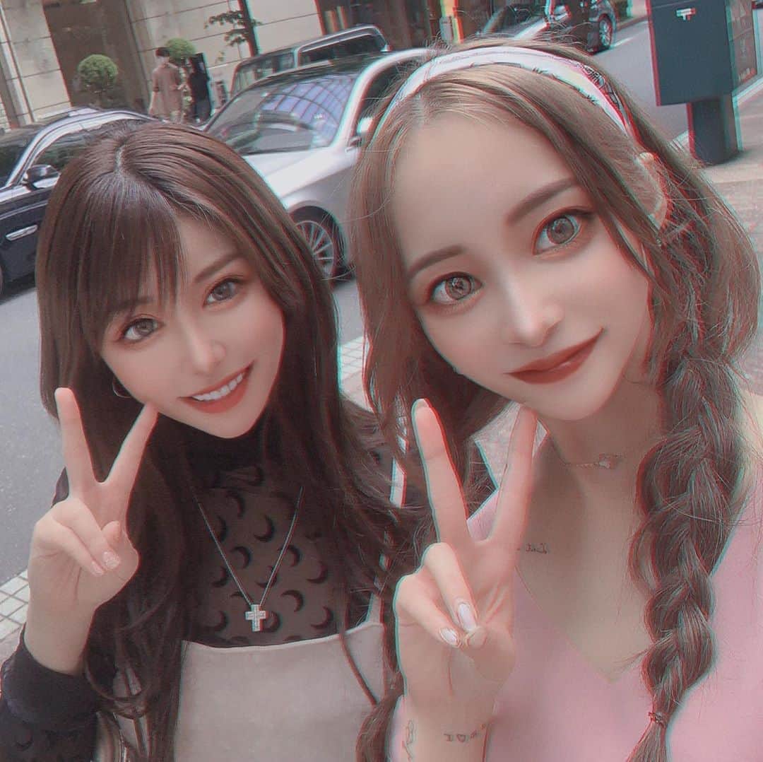 のインスタグラム：「あおたんにお疲れさま会してもらった時の👱🏻‍♀️💜 嬉しかったありがとーう🥺✨ . . 先週は、あおたんが今月バースデーなのでベネ新宿にお邪魔してきたよ🙋‍♀️❣️ . . #ベネ新宿 #小川青空 #小河青空 #バースデー」