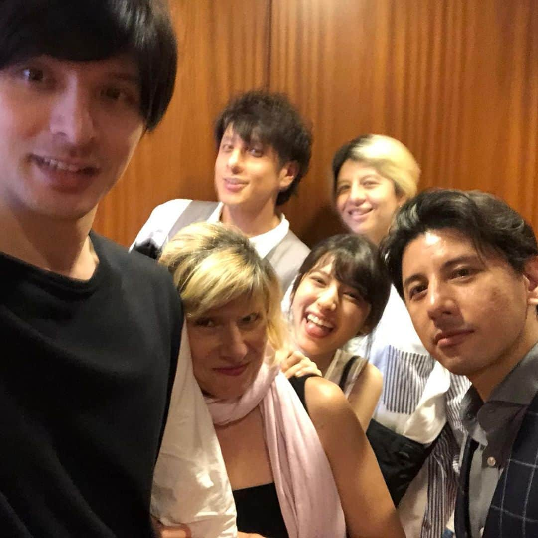 城田優さんのインスタグラム写真 - (城田優Instagram)「Feliz cumpleaños Lina!! 誕生日おめでとう!! Happy birthday!! pepi!!gracias por crear al angel de nuestra familia 😘  #きゃわたにえん #懐かしの写真一挙公開 #hermana #sister #妹 #我が家のおばあちゃん天使 #familia #family #家族」6月24日 17時34分 - yu_shirota