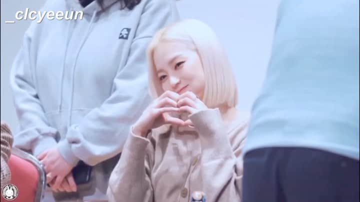 ソンのインスタグラム：「♥ yeeun edit💞 — this song is so cute and i wanted to make a soft yeeun edit💜🥺 it’s a really short video but i hope y’all like it! (tag @yyyyeeun in the comments❤️) — song: omae wa mou . . . #CLC #씨엘씨 #yeeun #예은 #イェウン #jangyeeun #clcyeeun #yeeunclc #💜 #seungyeon #승연 #seunghee #승희 #yujin #유진 #sorn #손 #ชลนสร #elkie #엘키 #莊錠欣 #eunbin #은빈 #clctranslations #kpop #kpopgirlgroups #kpopstagram #rapper #yeeunedits」