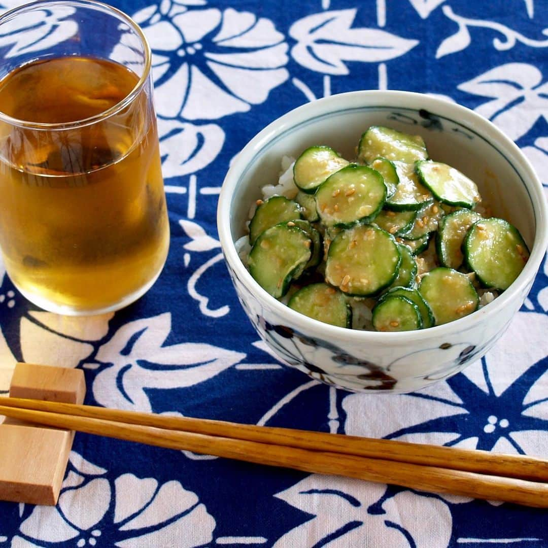 ochikeronさんのインスタグラム写真 - (ochikeronInstagram)「Miso Cucumber 🥒😋👍🏻 go to my bio Swipe Up highlighted stories to view the video @ochikeron #barakamon inspired recipe 💕」6月24日 9時10分 - ochikeron