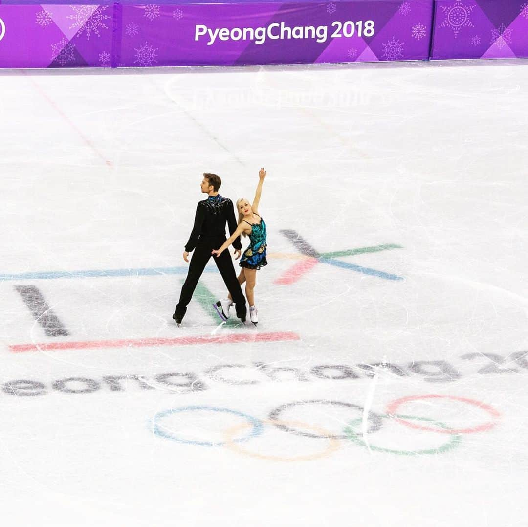 ニコラス・バックランドのインスタグラム：「Happy #olympicday everyone! Hopefully we can get back to ‘normal’ very soon and all back on the ice!」