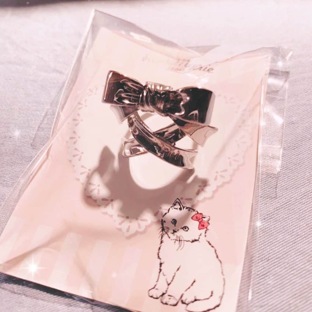 池田愛さんのインスタグラム写真 - (池田愛Instagram)「可愛い編み上げリボン指輪💍🎀 #原宿 #アクセサリー #ロリータファッション」6月24日 9時53分 - ai_ik3