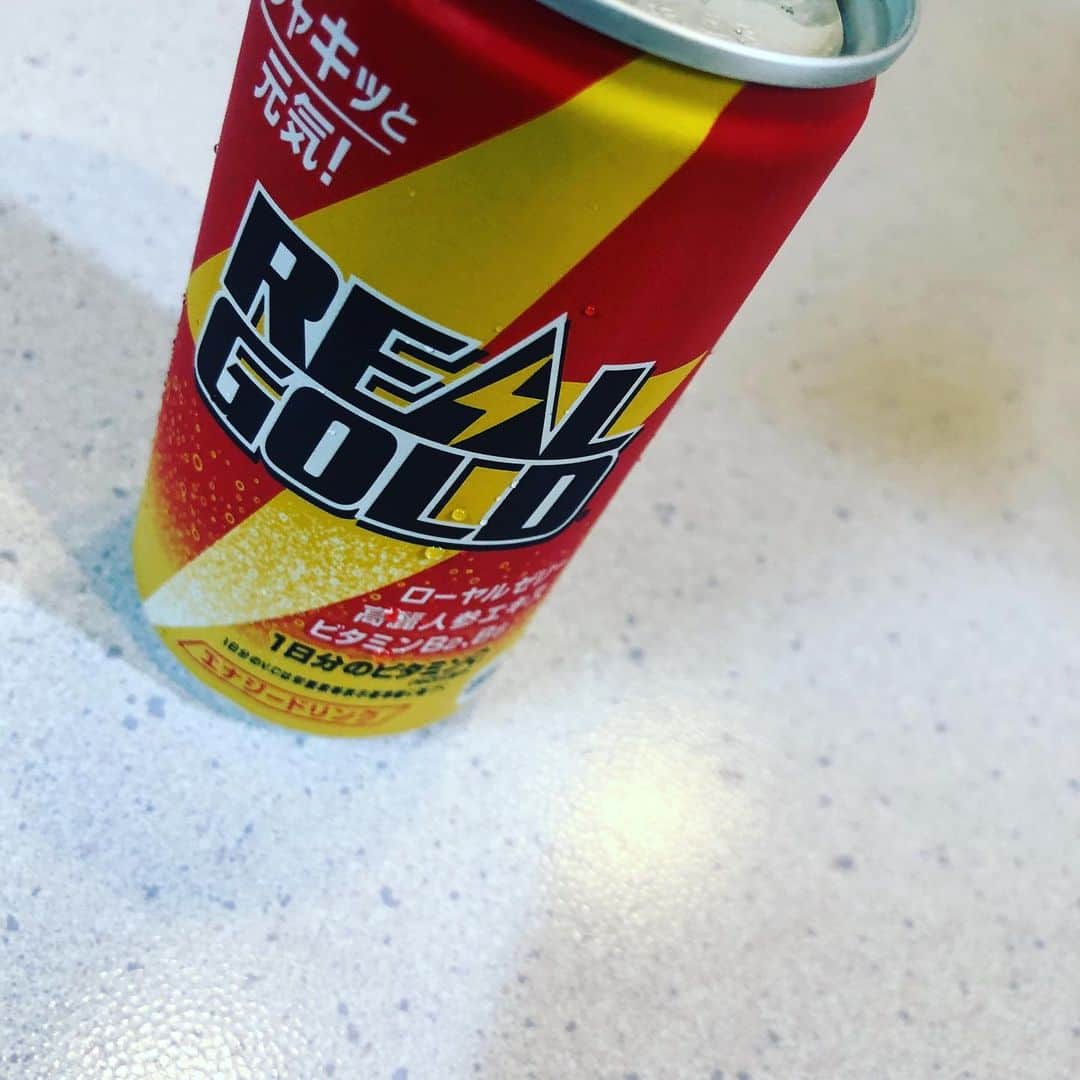 のインスタグラム：「やっぱり朝はりあごー！ #リアルゴールド #お仕事前の1本」