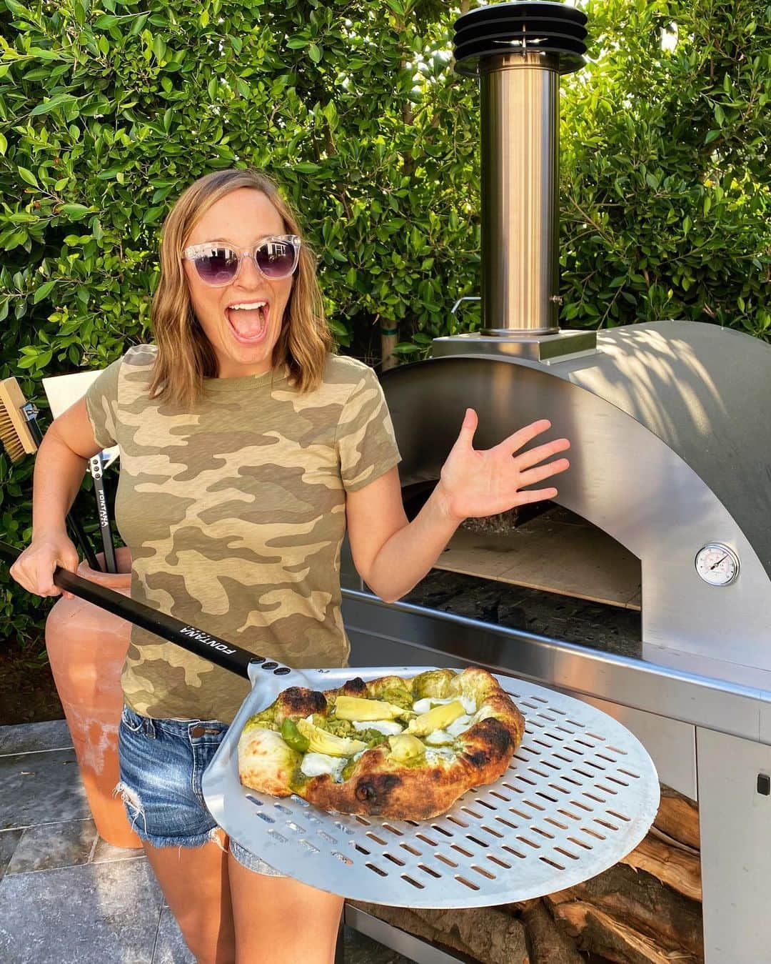 Gaby Dalkinさんのインスタグラム写真 - (Gaby DalkinInstagram)「Pizzeria de Gabriella is OFFICIALLY OPEN FOR BUSINESS!!! Please say hello to the newest member of the WGC family - my new @fontanaforniusa pizza oven!! 🥰 This beauty was imported straight from Italy into our backyard and just in time because our kitchen is not long for this world!! Pizzas cook in legit 60-90 seconds and I’ve never been more in love! IG Live with this bad boy coming very very soon! 😘 expect pizza recipes all summer long, there’s no stopping me now 👊🏻」6月24日 9時56分 - whatsgabycookin