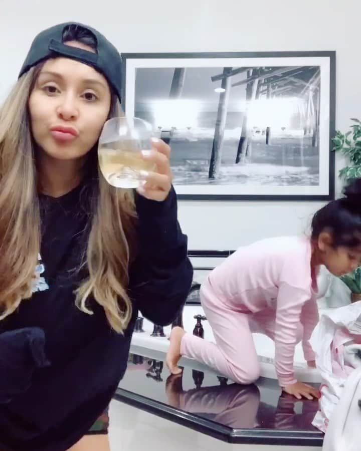 ニコール・ ポリッツィのインスタグラム：「My gurlllll 💋」