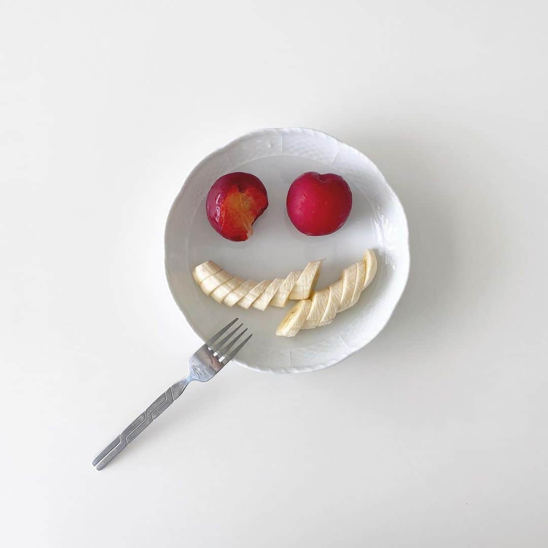 松本ゆいさんのインスタグラム写真 - (松本ゆいInstagram)「プラムが美味しくて毎日食べたい🤤 #まつゆいの朝食#fruits#banana#pram#プラム#すもも#バナナ#フルーツ#breakfast#朝食」6月24日 10時22分 - yui_m106