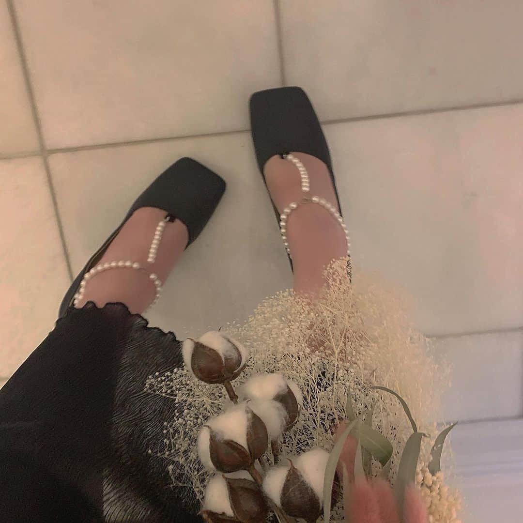 林田沙綾さんのインスタグラム写真 - (林田沙綾Instagram)「● 今回初めて　@miss_me_by_chaling で 靴もつくった👠 パールチョーカー風ヒール かわいくない？🥺 取り外しもできるようにしたの。 これを履いて素敵な場所、素敵な出会い、素敵な思い出で溢れますように」6月24日 10時38分 - saaya.xoxo