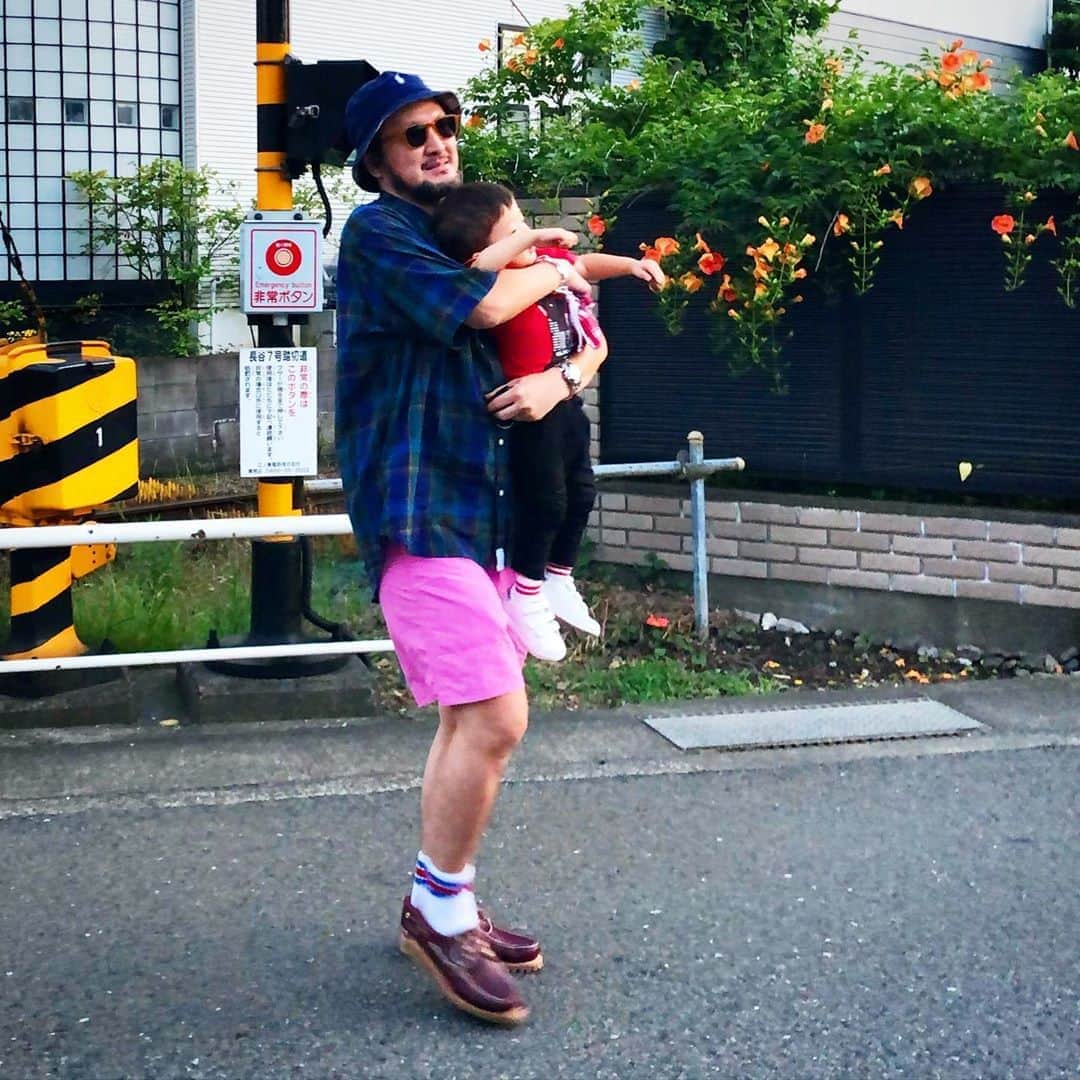 中村獅童さんのインスタグラム写真 - (中村獅童Instagram)「そろそろお兄ちゃんになるのに甘えん坊。 #お散歩 #陽喜 #獅童」6月24日 11時03分 - shido_nakamura