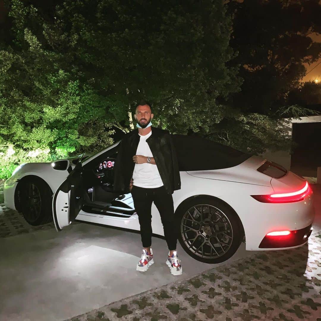 エムレ・チョラクのインスタグラム：「Çok şükür / gracias a dios 🙏❤️」