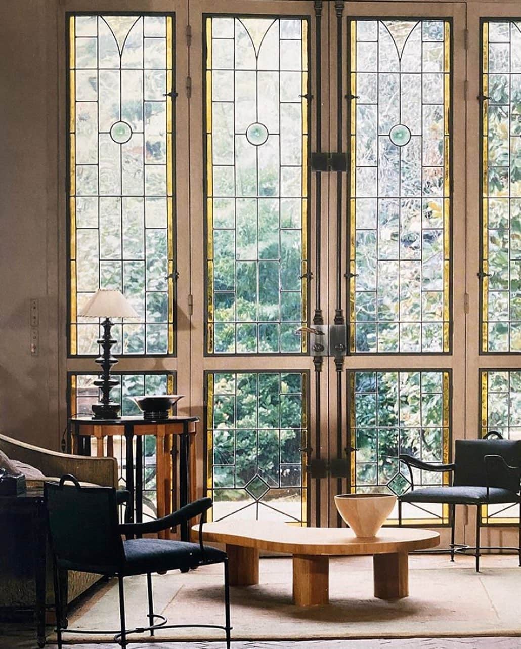 レベッカテイラーのインスタグラム：「Natural light, via @michaelbargo」