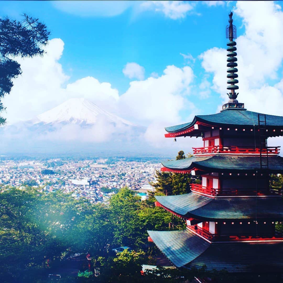 クリス・ハートさんのインスタグラム写真 - (クリス・ハートInstagram)「I love japan. I have been here for a transformative 11+ years.  I am a proud citizen. I believe in Japan’s future. I’m committed to doing my part to help make it even better.  #NoLongerOnTheSidelines #frontlinestrong #WelcomeToJapan #ChangeIsPossible #BeTheChange」6月24日 11時31分 - chrishart_official