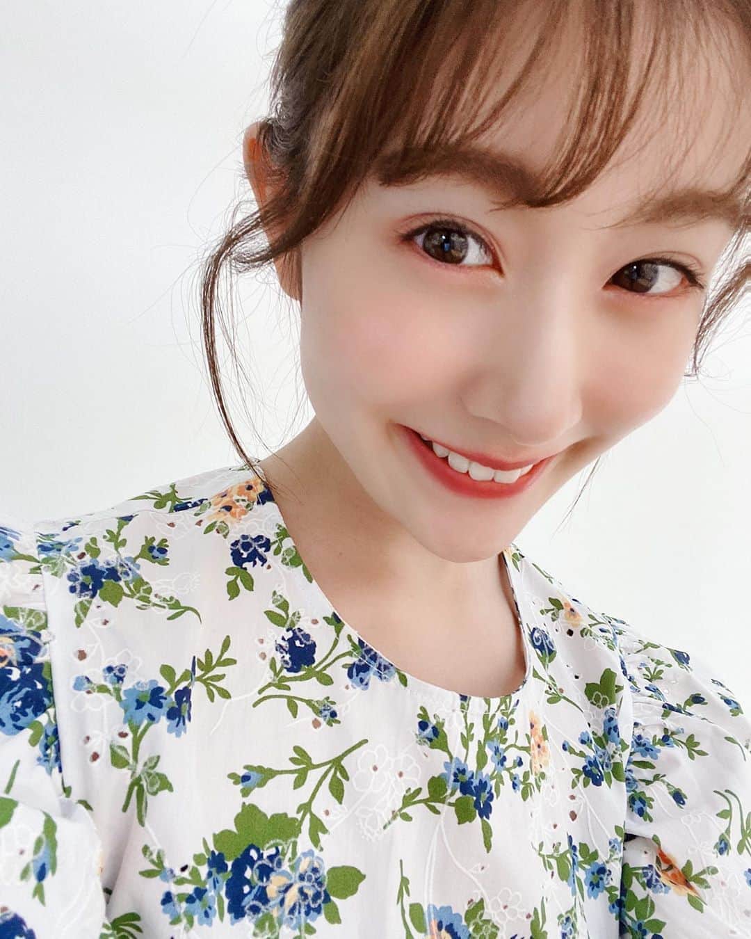 加藤美南のインスタグラム：「お昼ごはん何食べよう😋」