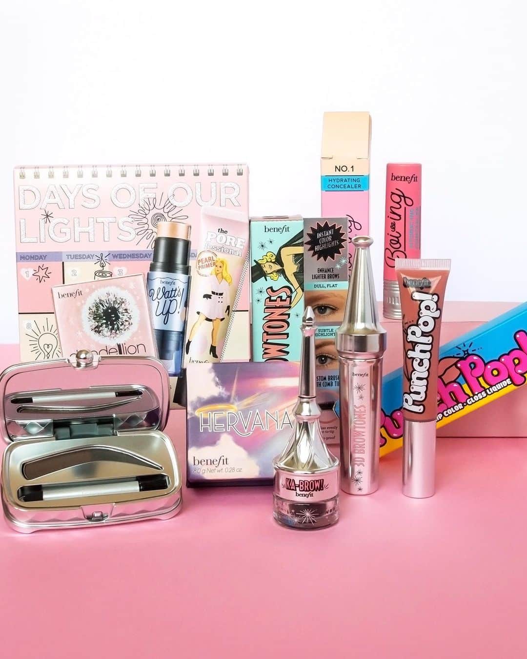 Benefit Cosmeticsさんのインスタグラム写真 - (Benefit CosmeticsInstagram)「Summer Sale! ☀️ Score up to 50% off select #benefit products & get FREE SHIPPING now through 6/25 at benefitcosmetics.com! Just use code: SALESHIP 💗」6月24日 12時22分 - benefitcosmetics