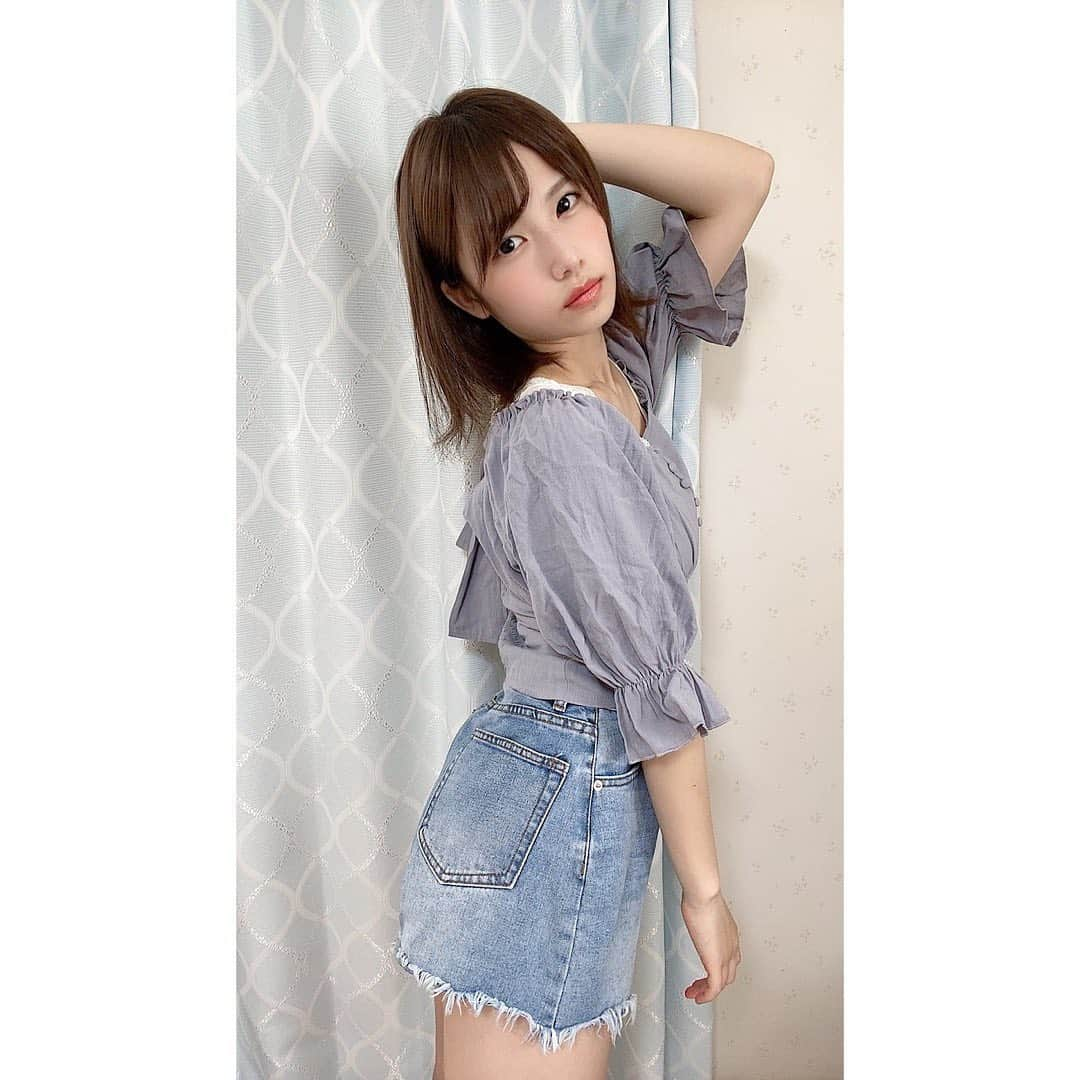 村上りいなさんのインスタグラム写真 - (村上りいなInstagram)「Today's #wear ‼︎🎶 #fashion #ファッション　#今日の服装  #ショートパンツ #shortpants #offshoulder」6月24日 12時39分 - riina_murakami